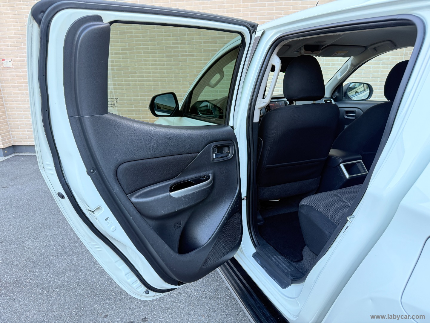 L200 2.3 D DoubleCab 4x4 RIDOTTE E BLOCCAGGIO - immagine 11