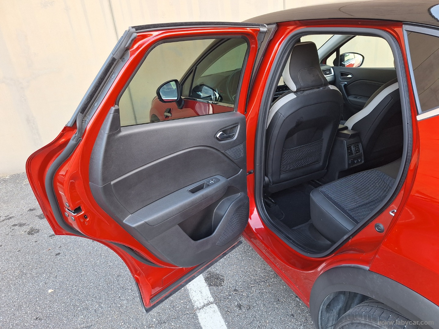 Captur TCe 100 CV GPL UNICOPROP. CERCHI 17 - immagine 11