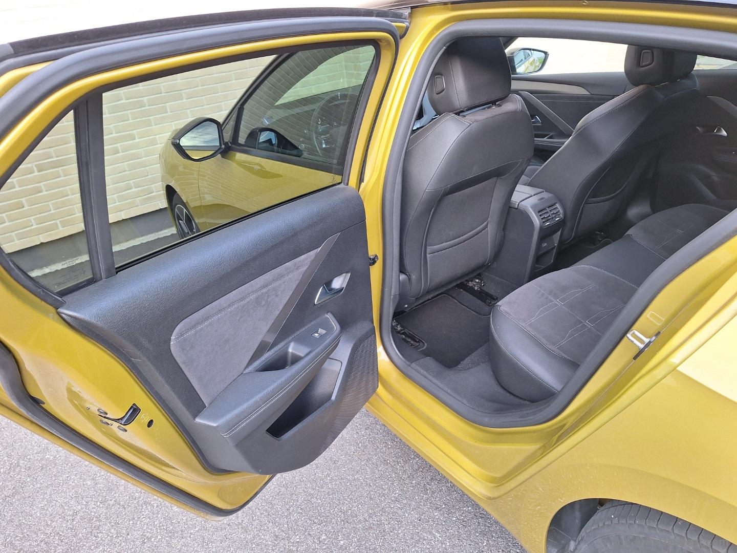 Astra Ultimate TETTO SERVICE UFF 1.5 Turbo D 130 CV AT8 - immagine 11