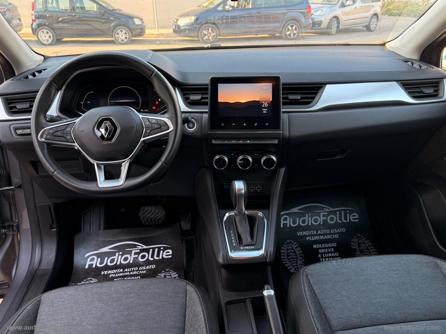 Captur Hybrid E-Tech 145 CV Business - immagine 11