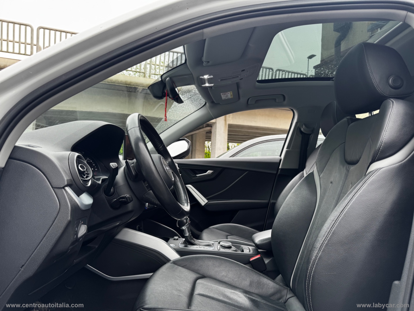 Q2 35 TDI S tronic Identity Black - immagine 11