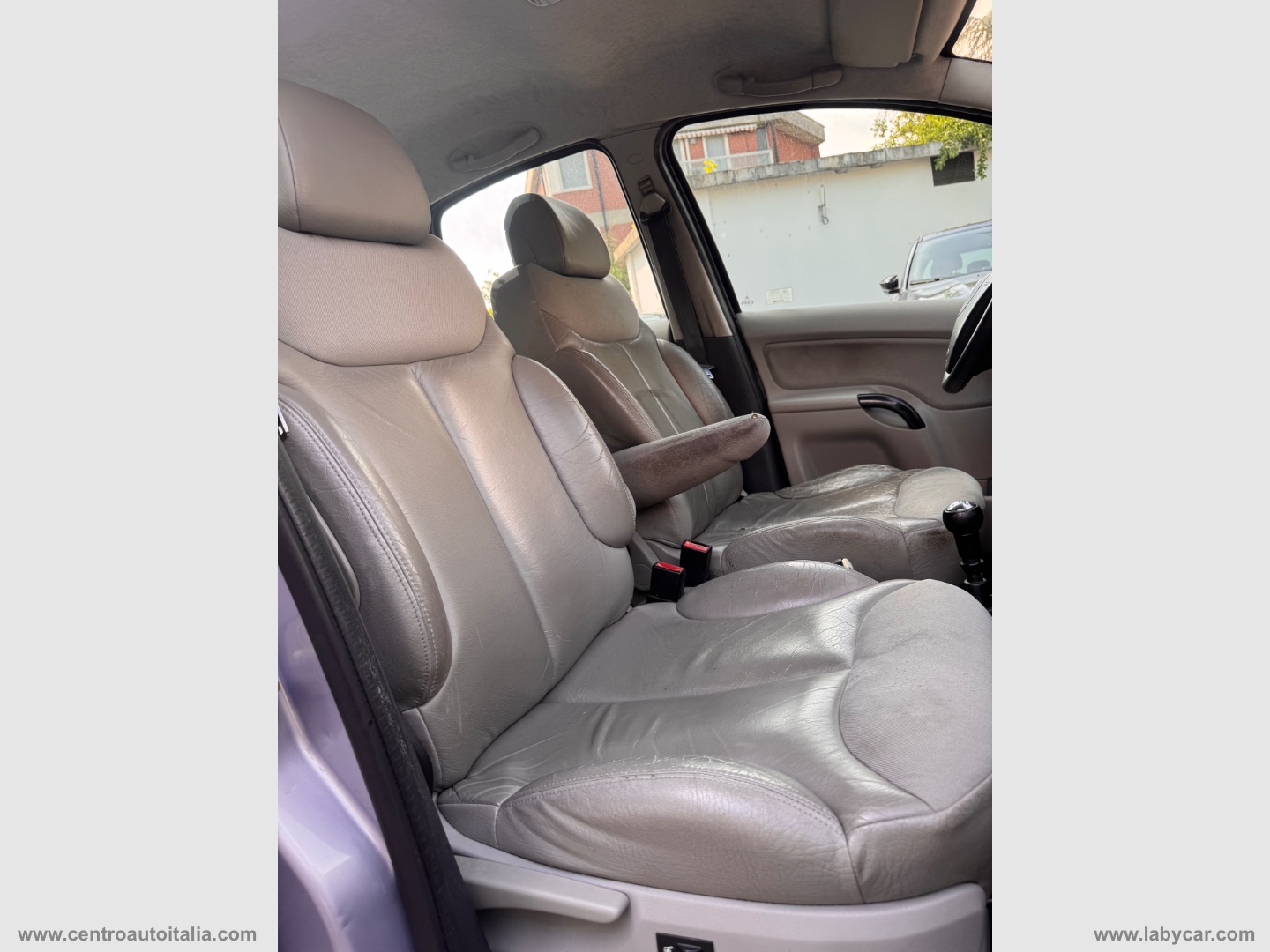 C3 1.4 HDi 70CV Exclusive - immagine 11
