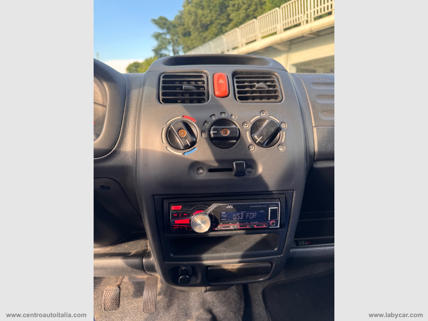 Agila 1.0 12V Comfort - immagine 11