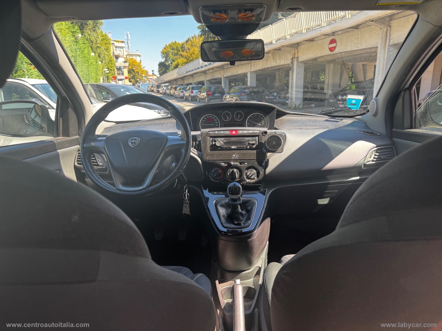 Ypsilon 0.9 T.Air 85 CV 5p. S&S Silver - immagine 11
