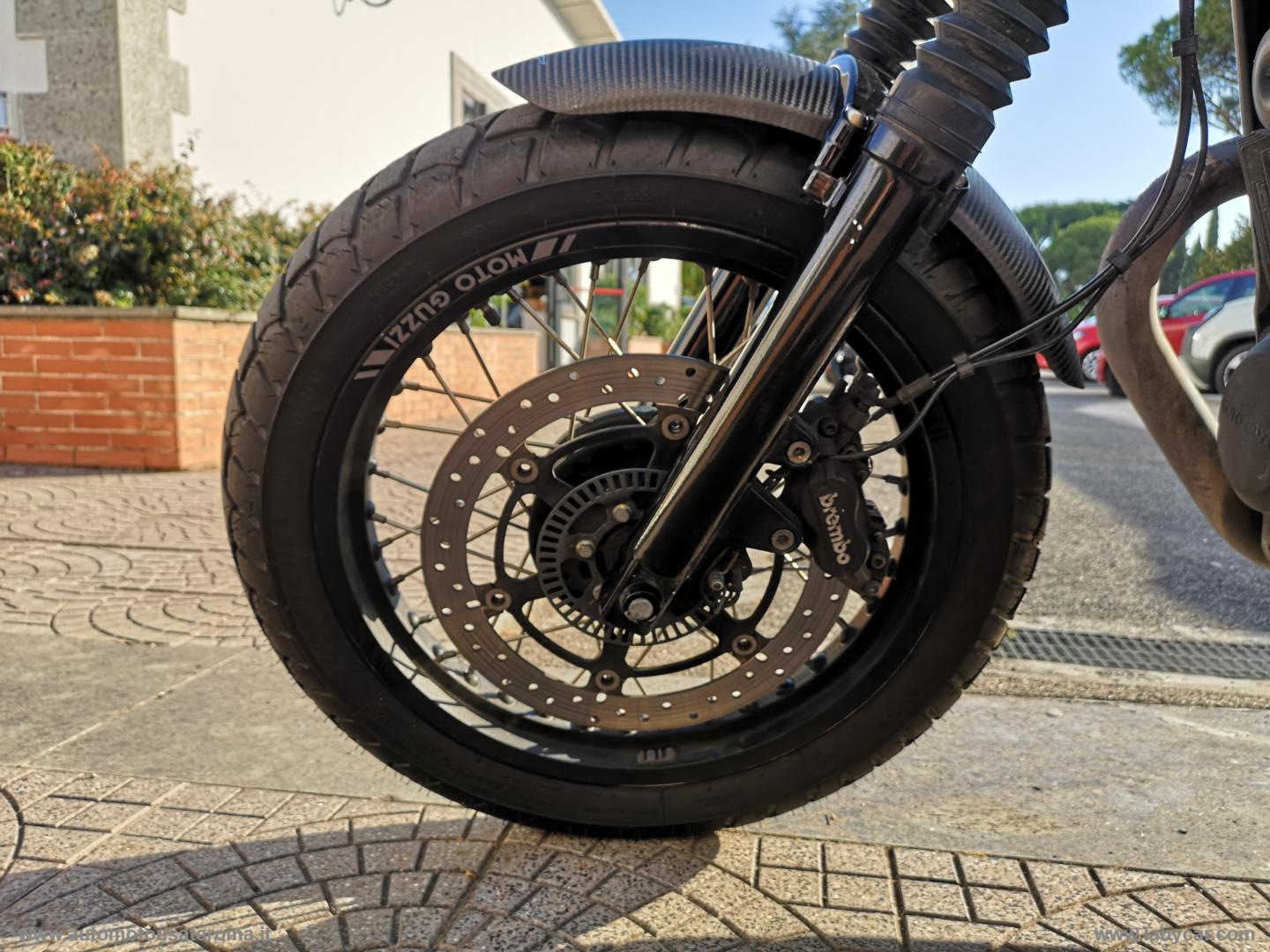 V7 III LIMITED RATE AUTO MOTO SCOOTER - immagine 11
