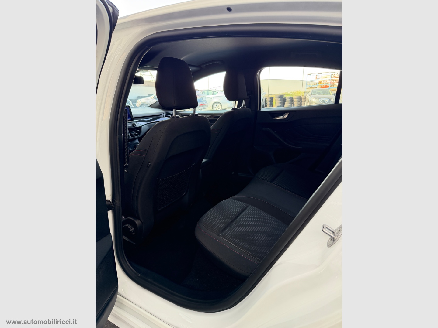 Focus 1.0 EcoBoost Hybrid 125CV ST LINE - immagine 11