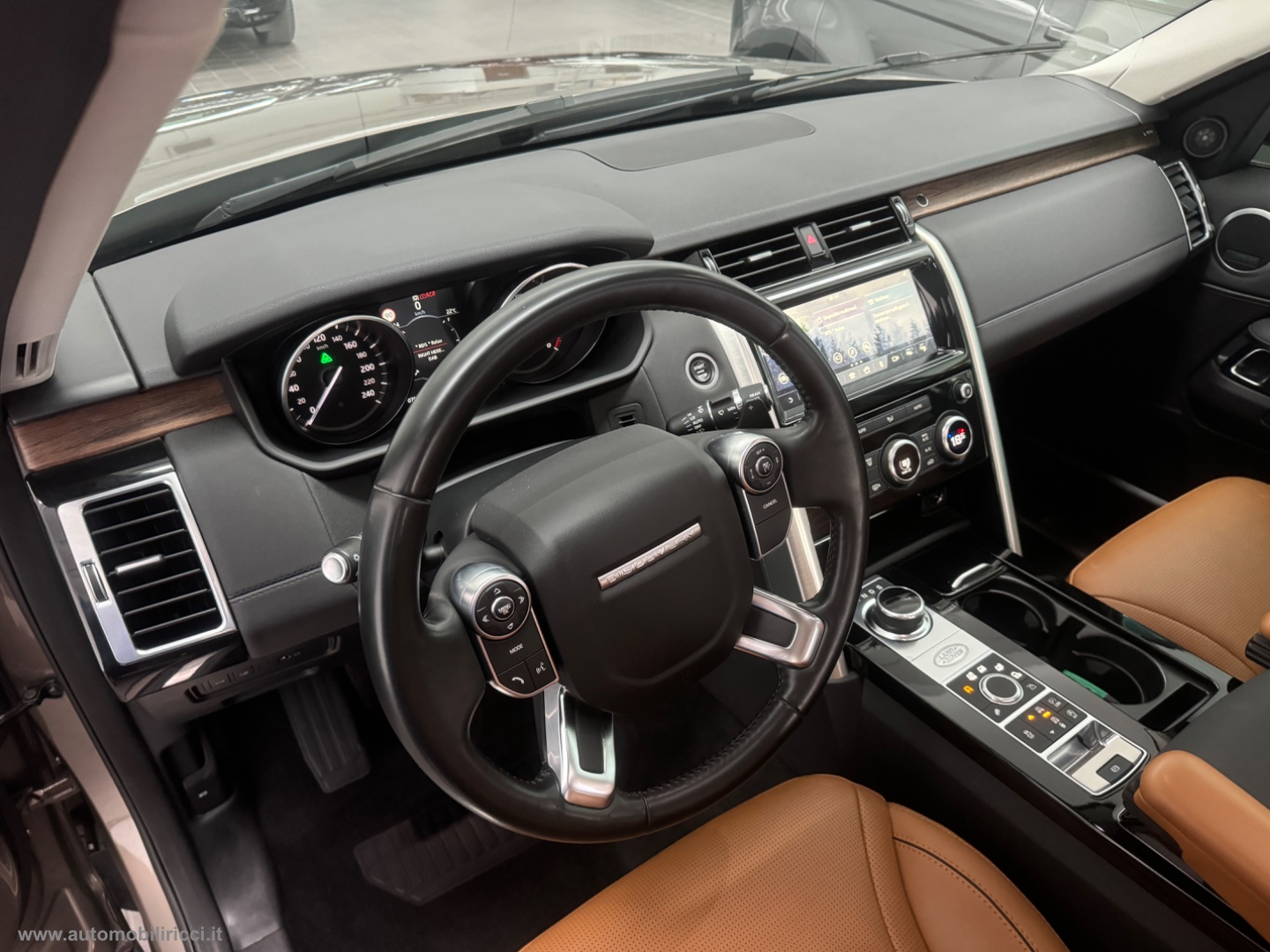 Discovery 2.0 SD4 240 CV HSE Luxury 7 POSTI - immagine 11