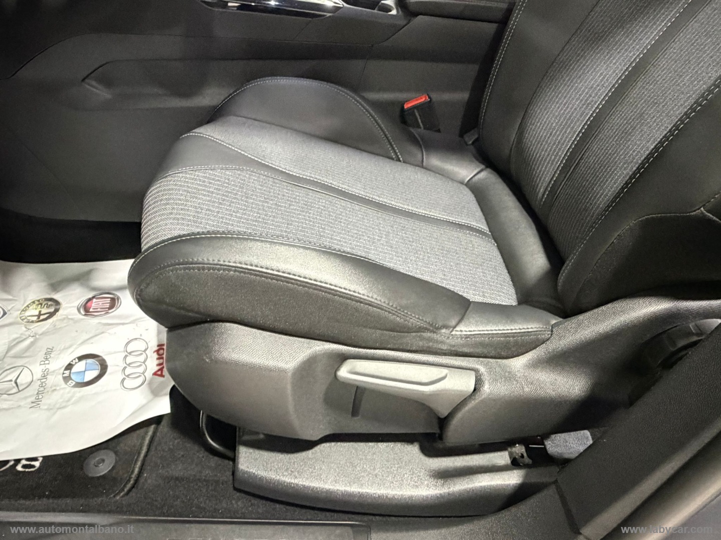 3008 BlueHDi 130 S&S Allure - immagine 11