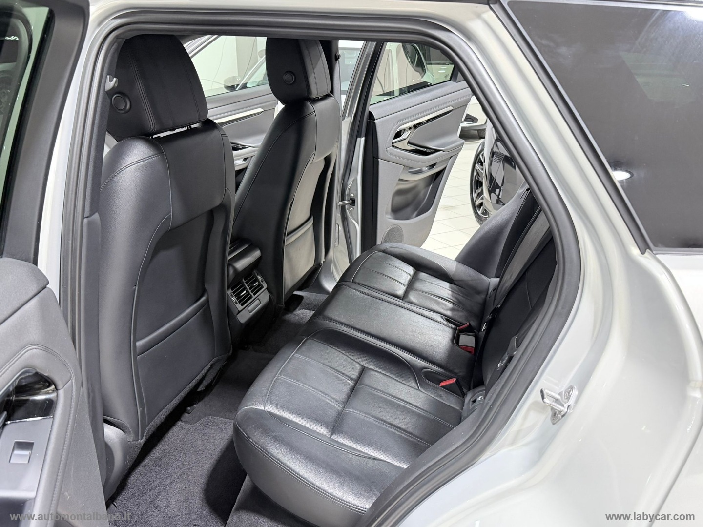 RR Evoque 2.0D L.Flw 150 AWD R-Dyn.HSE - immagine 11