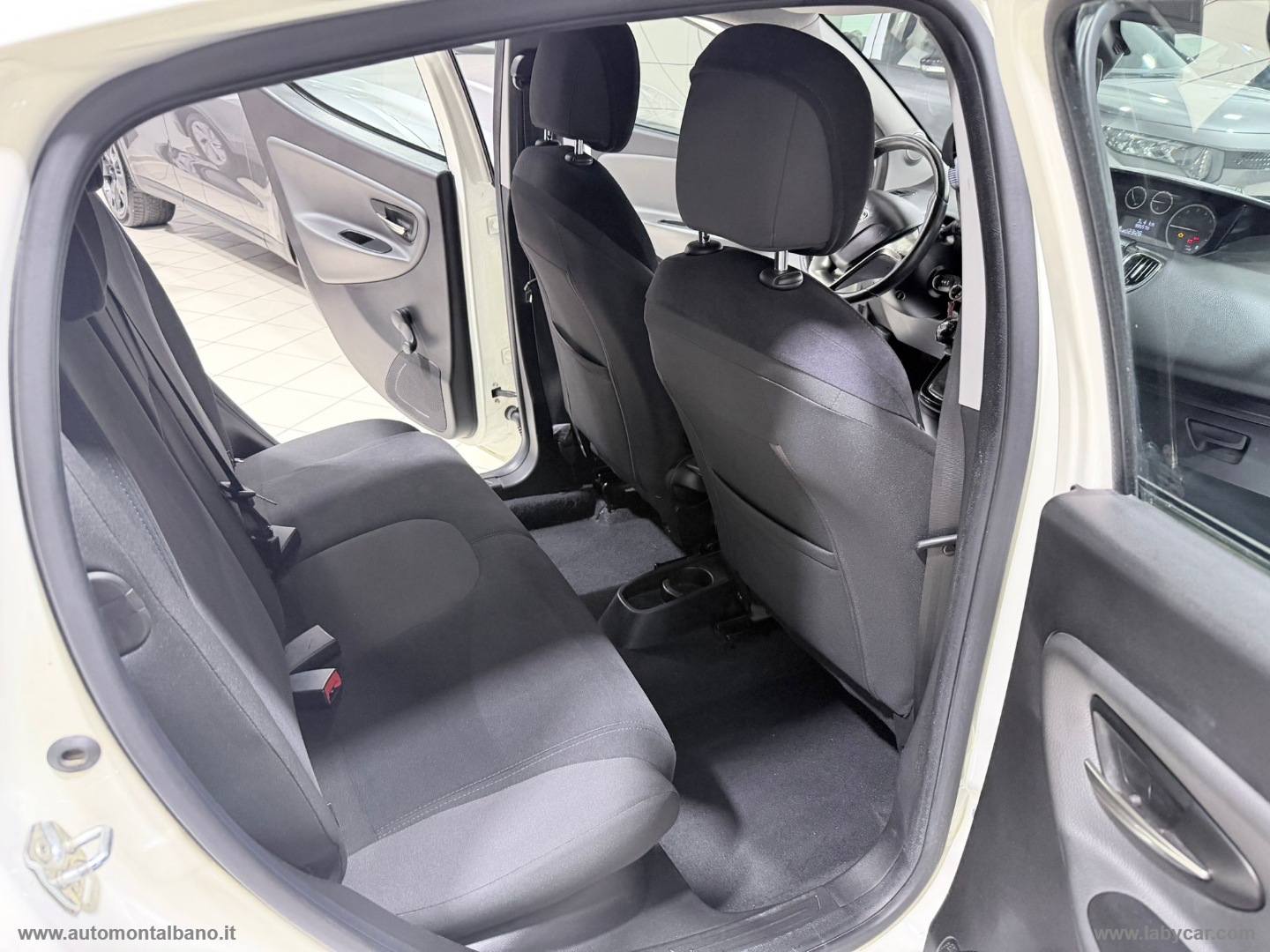 Ypsilon 1.2 69 CV 5p. GPL Ecochic Gold - immagine 11