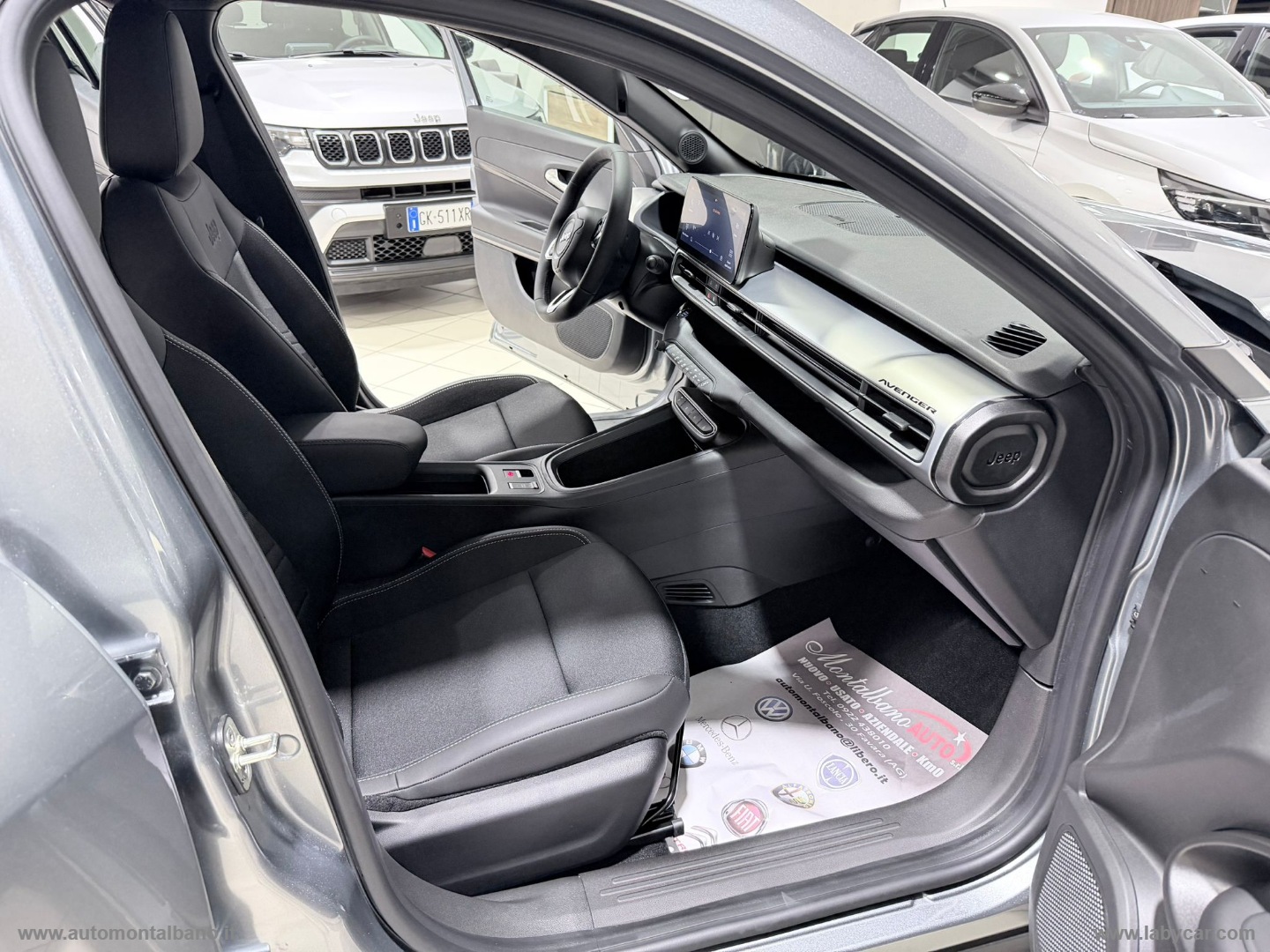 Avenger 1.2 Turbo 110CV e-Hybr.Black Ed. - immagine 11