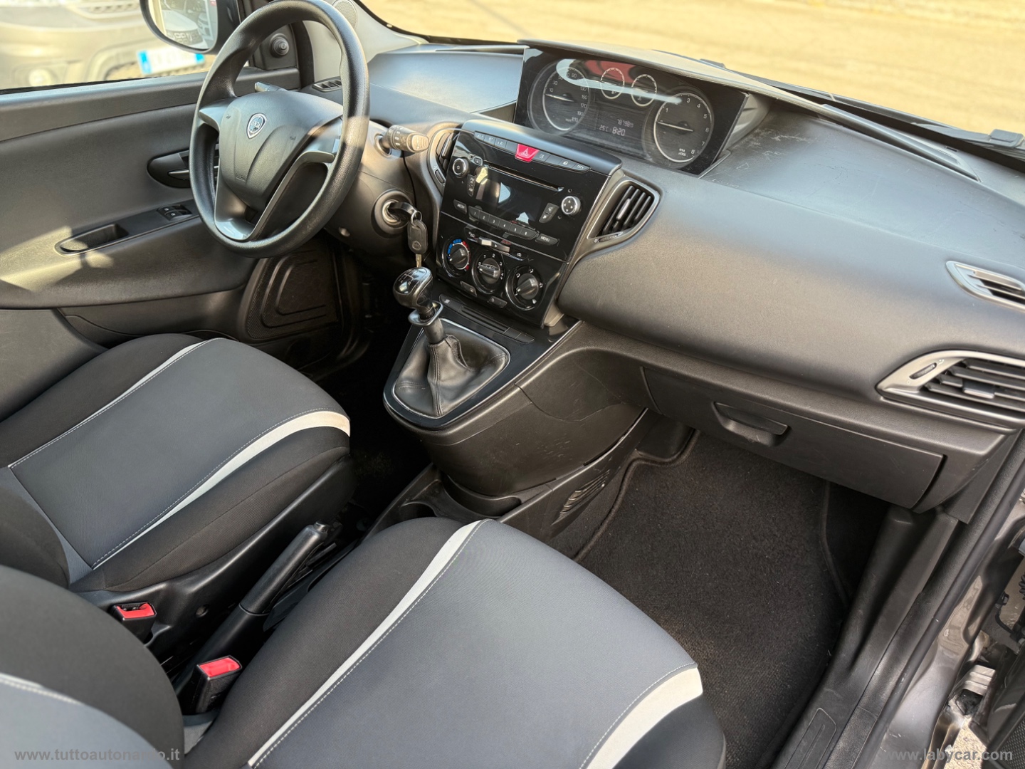 Ypsilon 1.2 69 CV 5p. Platinum - immagine 11