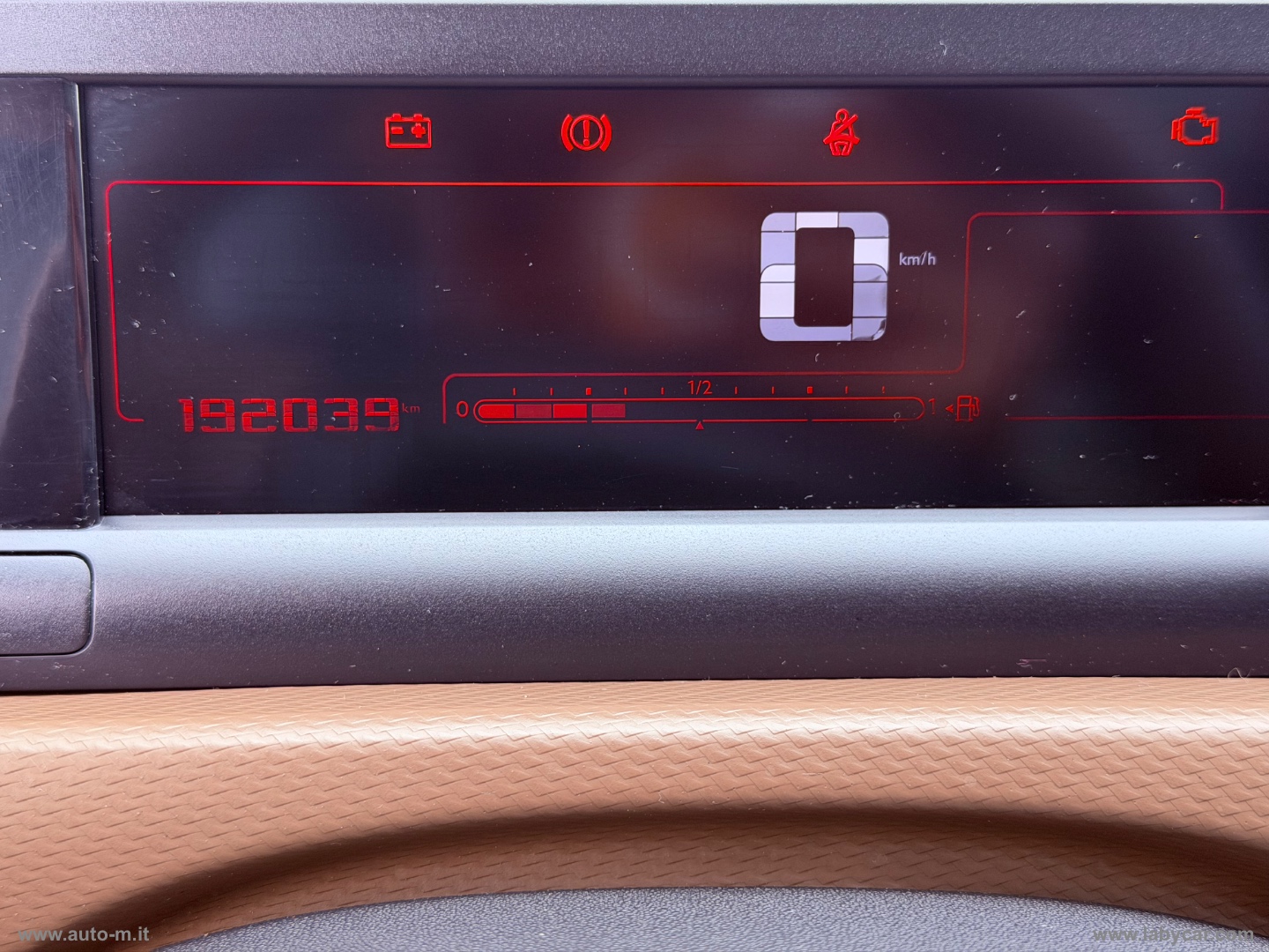 C4 Cactus BlueHDi 100 Shine - immagine 11