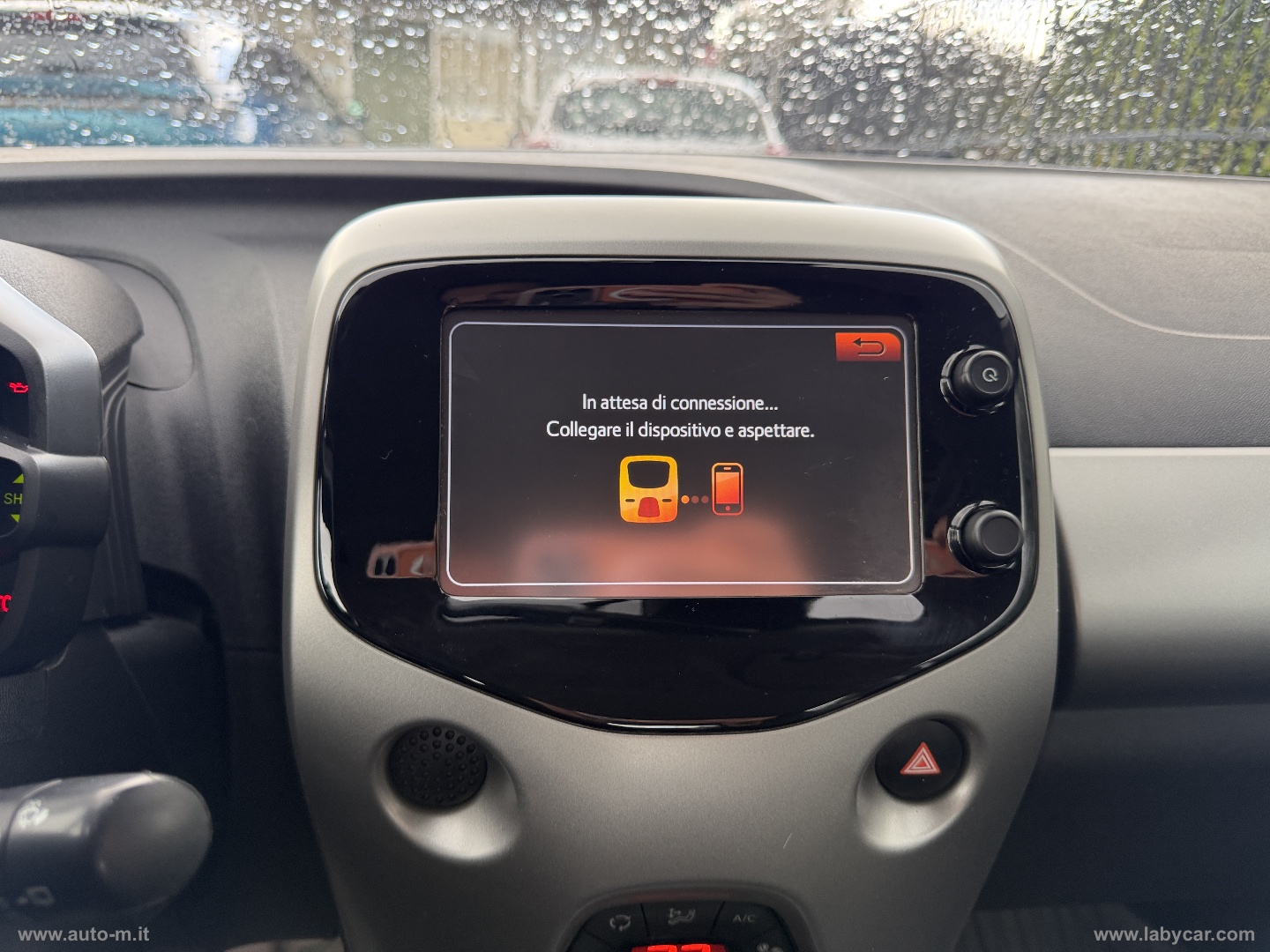 Aygo 1.0 VVT-i 69 CV 3p. x-cool TSS - immagine 11