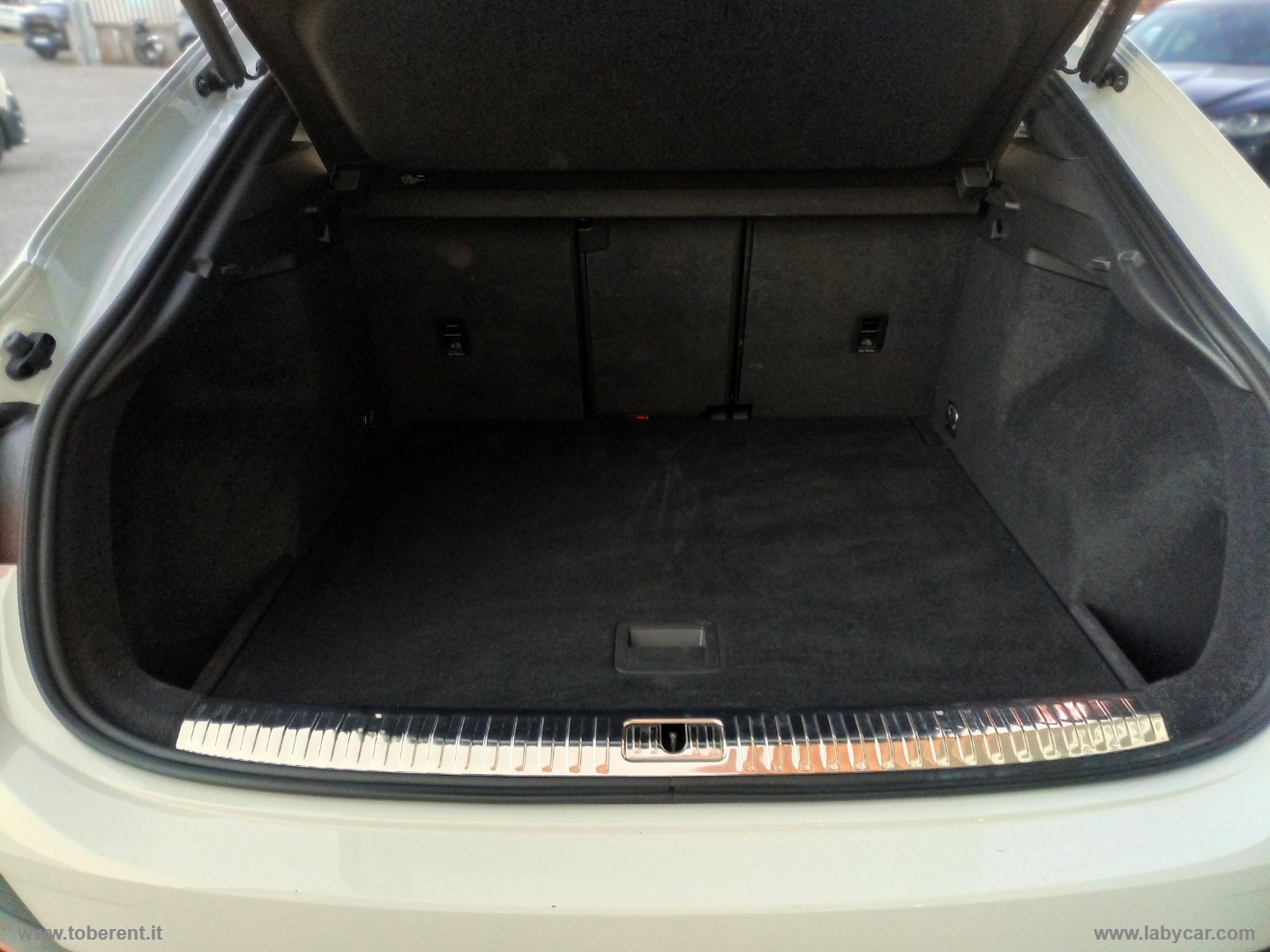 Q3 SPB 35 TDI S tronic Identity Black - immagine 11