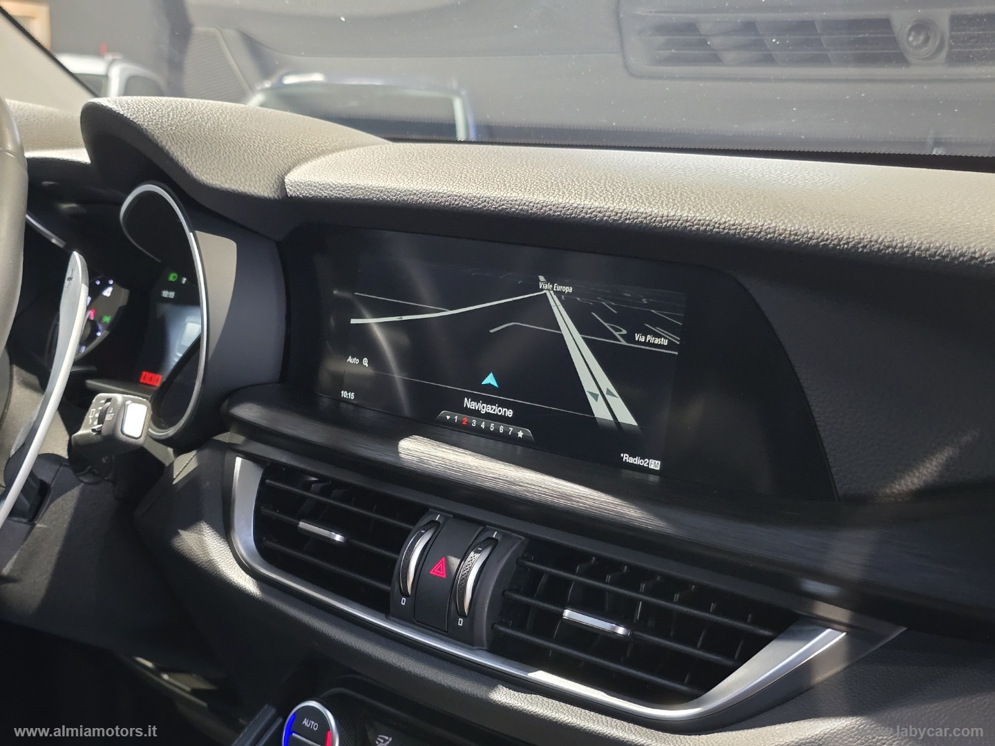 Stelvio 2.2 T.diesel 180CV AT8 RWD Exec. - immagine 11