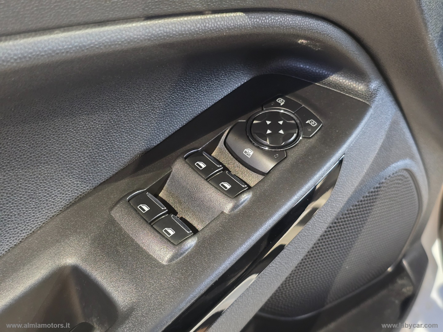 EcoSport 1.0 EcoBoost 125 CV S&S Titanium - immagine 11