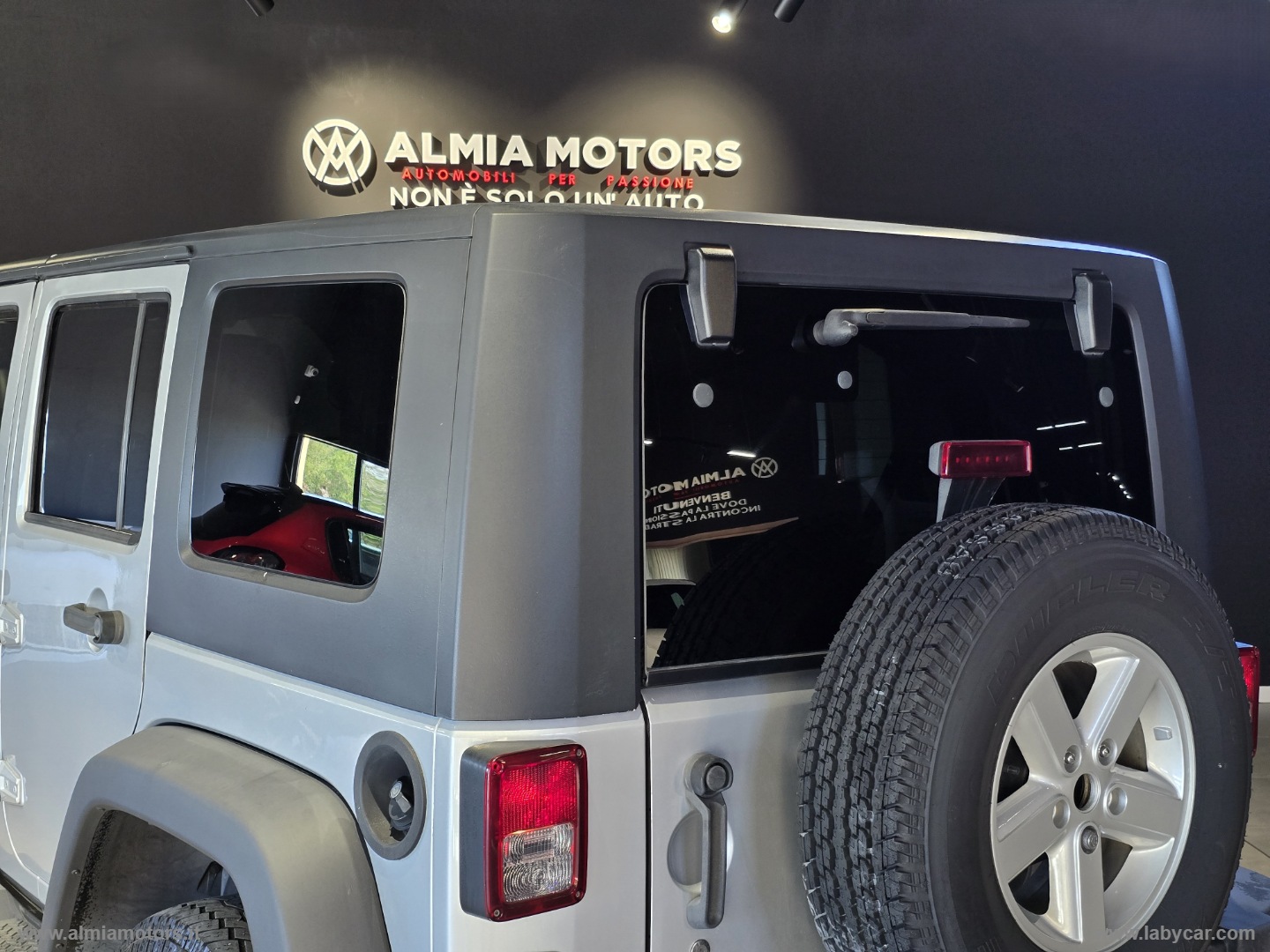 Wrangler Unlimited 2.8 CRD Sport Auto - immagine 11