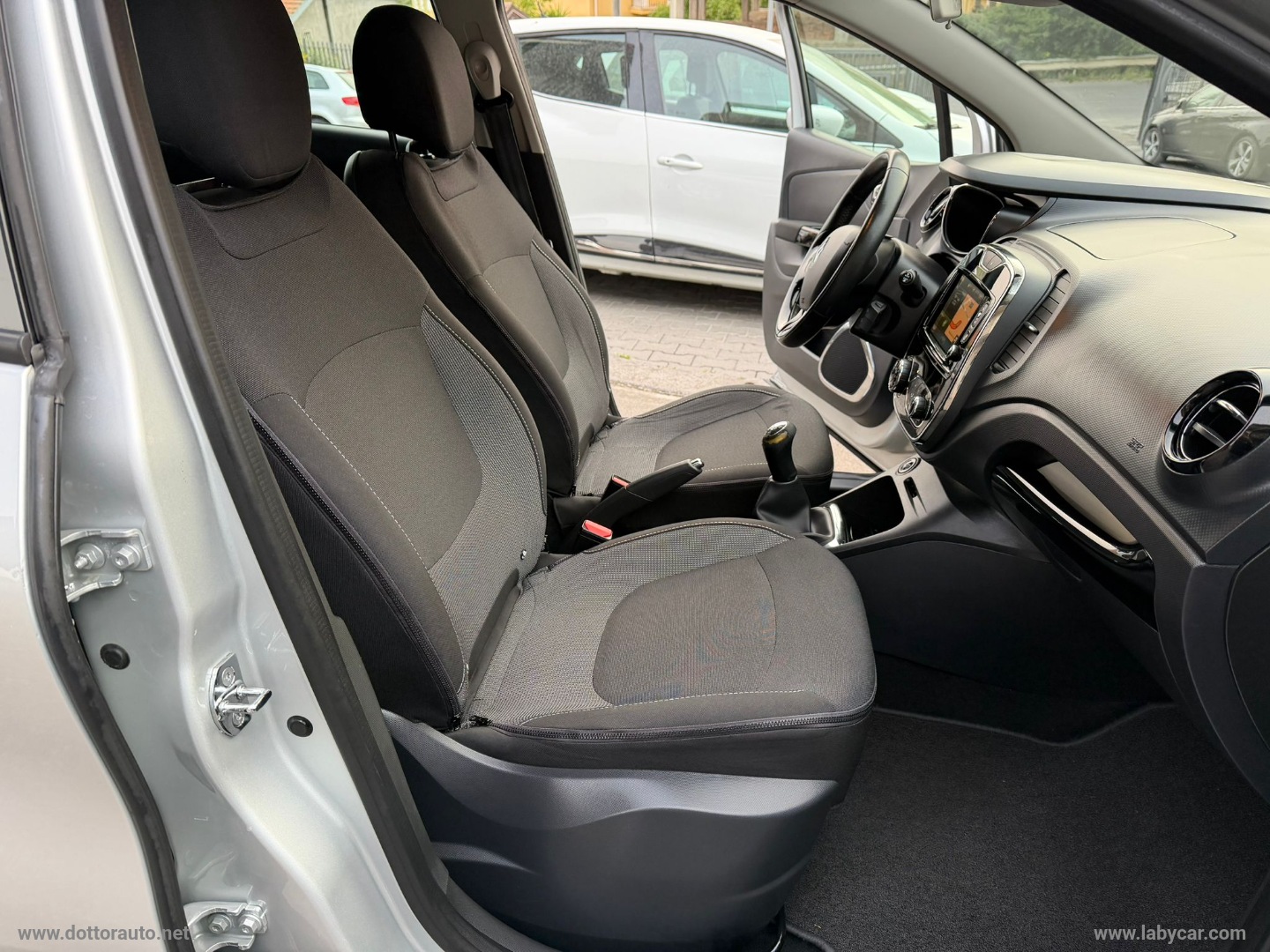 Captur 1.5 dCi 8V 90 CV S&S Ener. R-Link - immagine 11