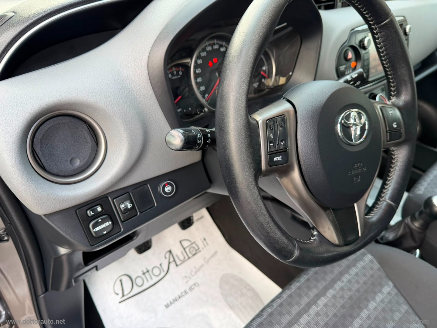 Yaris 1.0 5p. Lounge - immagine 11