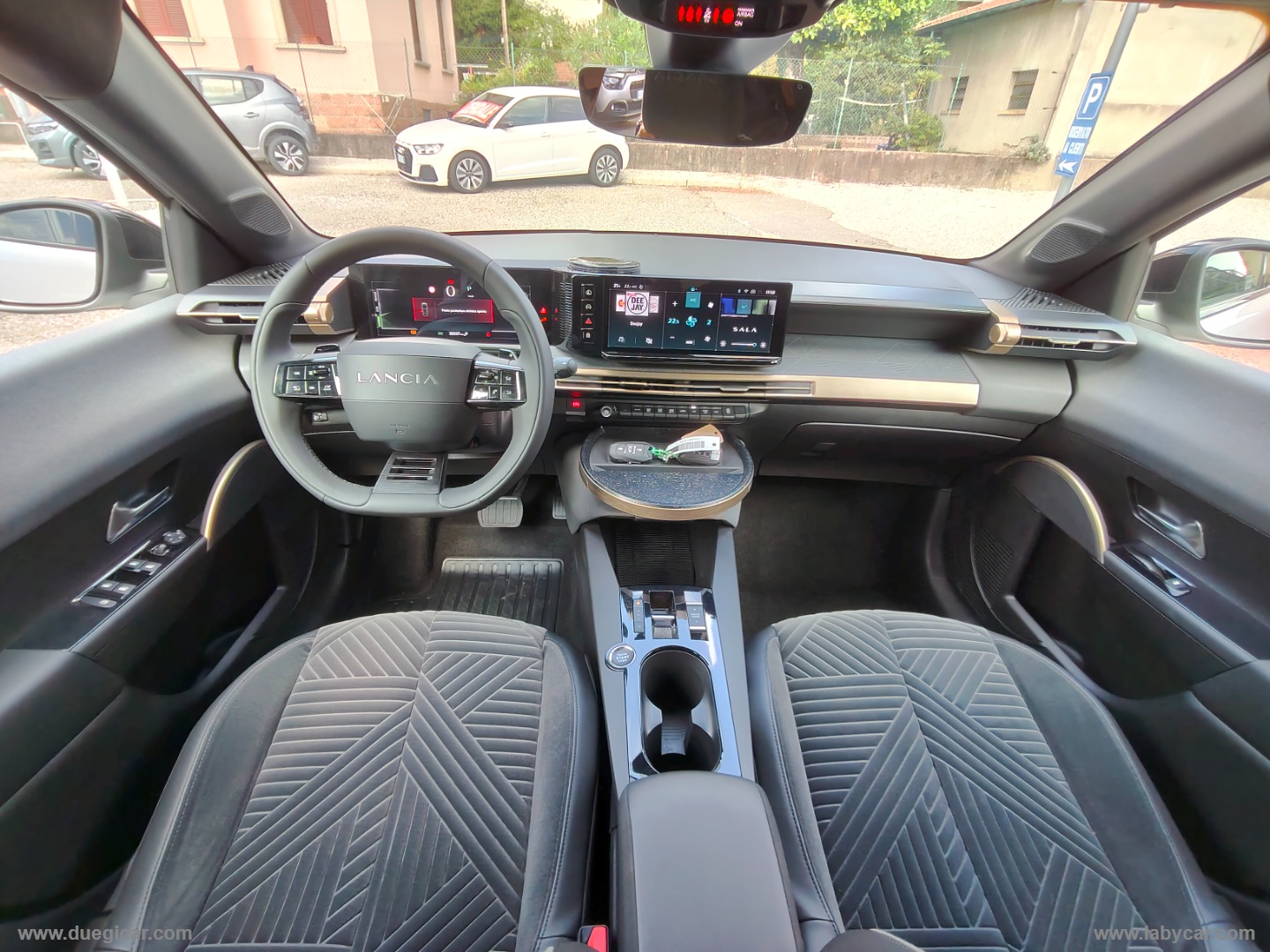 Ypsilon Hybrid e-DCT LX - immagine 11