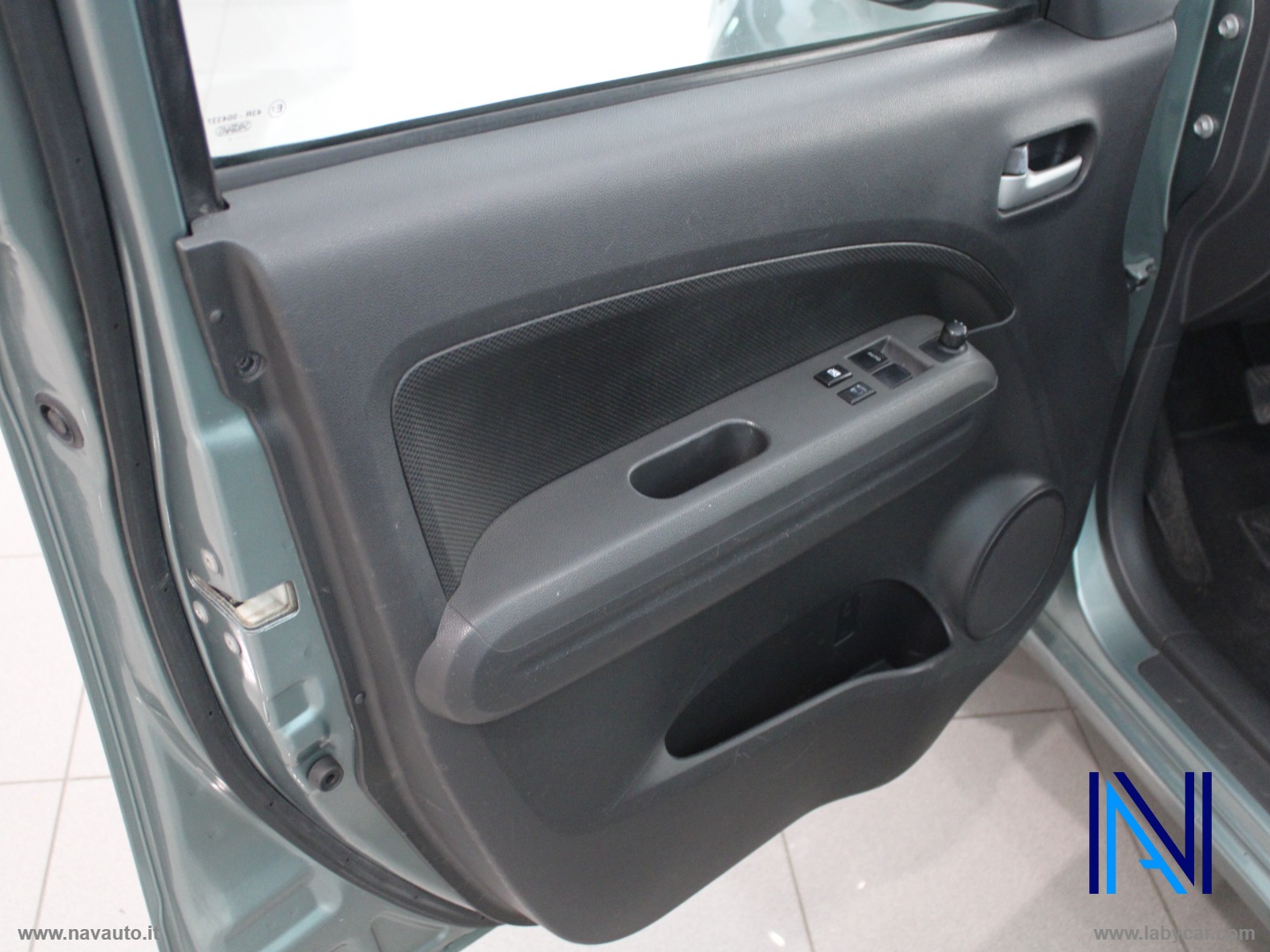Agila 1.2 94 CV Enjoy - immagine 11