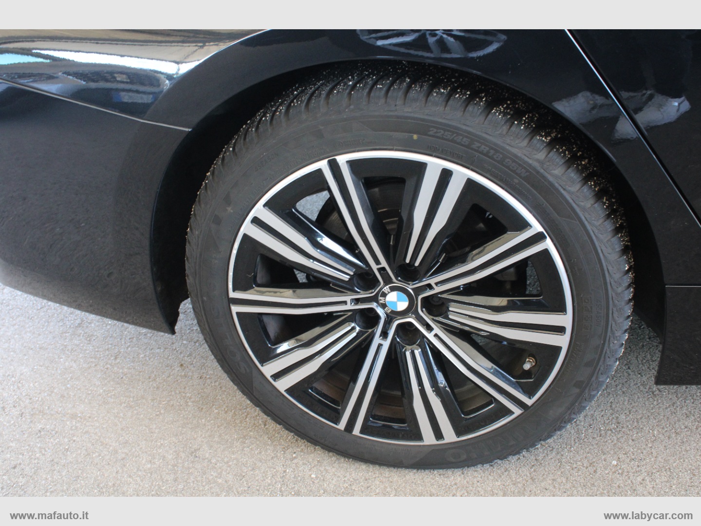 320d 48V xDrive Touring - immagine 12