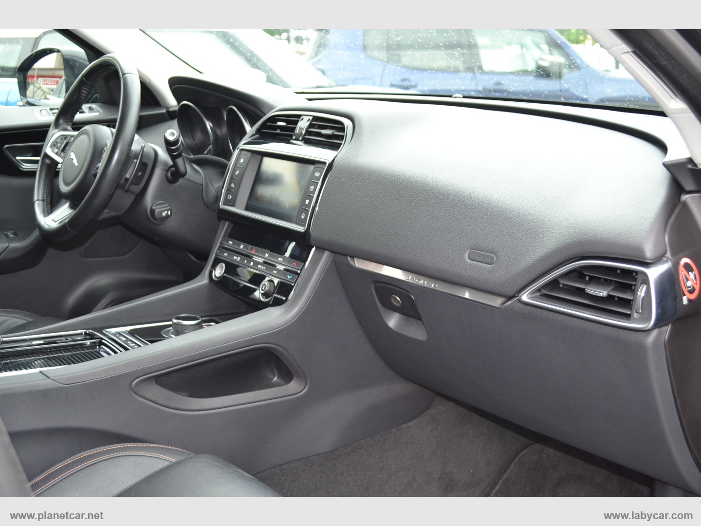 F-Pace 2.0 D 180 CV AWD aut. Prestige - immagine 12
