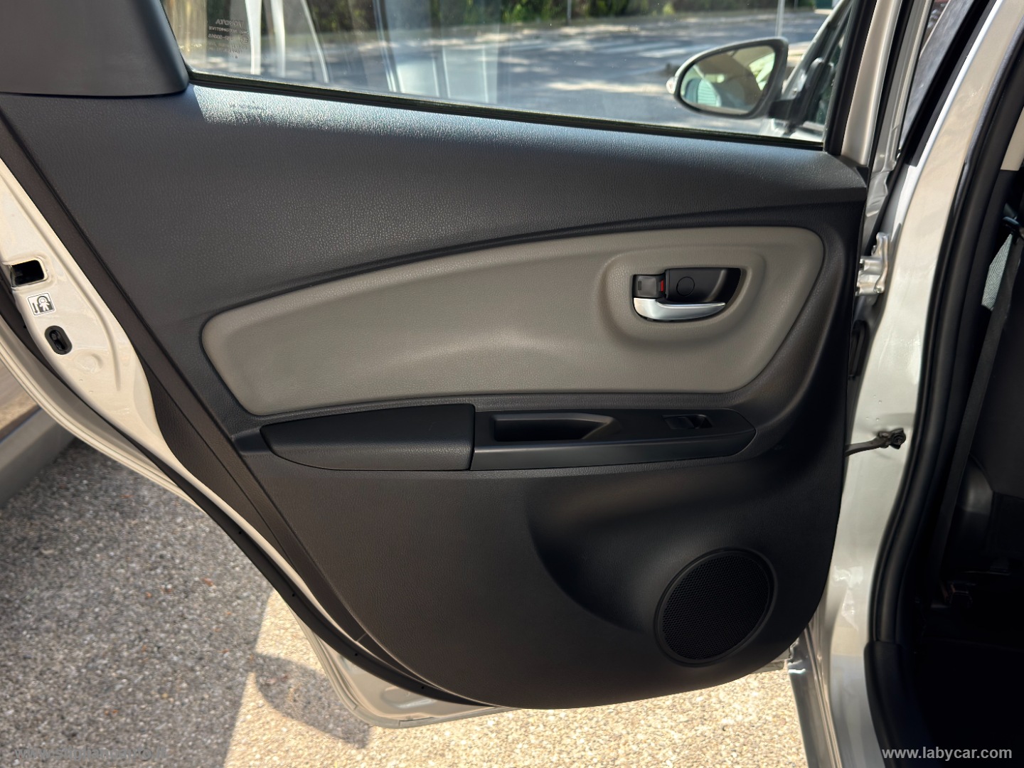 Yaris 1.0 72 CV 5p. Active - immagine 12