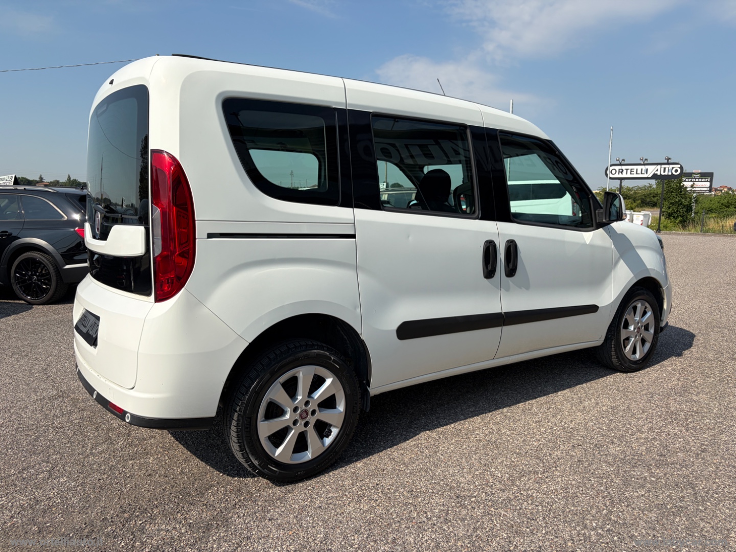 Doblò 1.6 MJT 95 CV Lounge - immagine 12