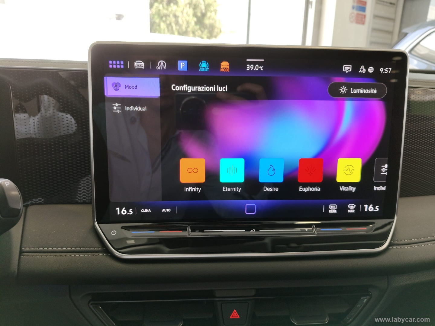 Tiguan 2.0 TDI 150 CV DSG Edition Plus - immagine 12
