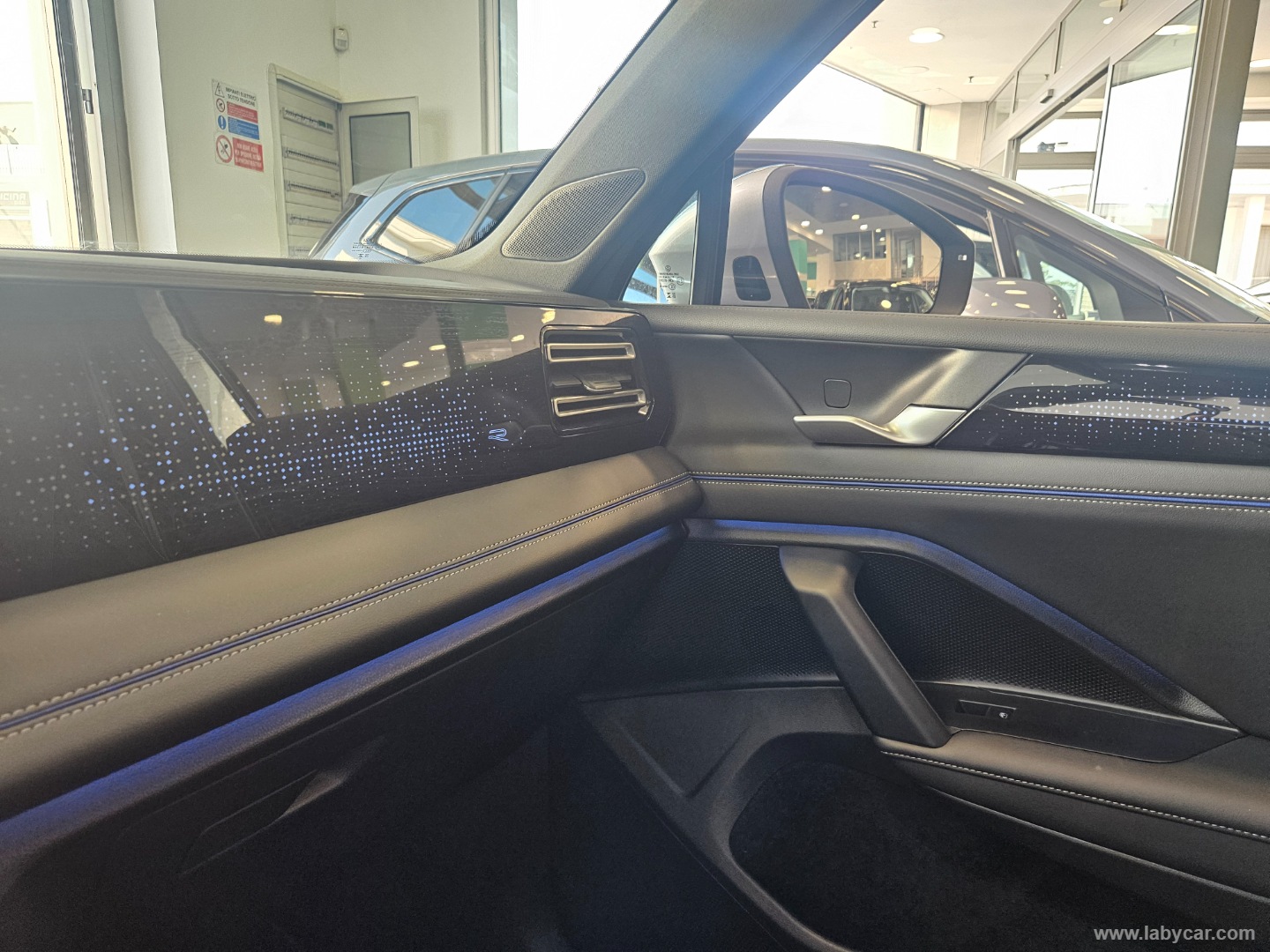 Tiguan 2.0 TDI 150CV SCR DSG R-Line - immagine 12