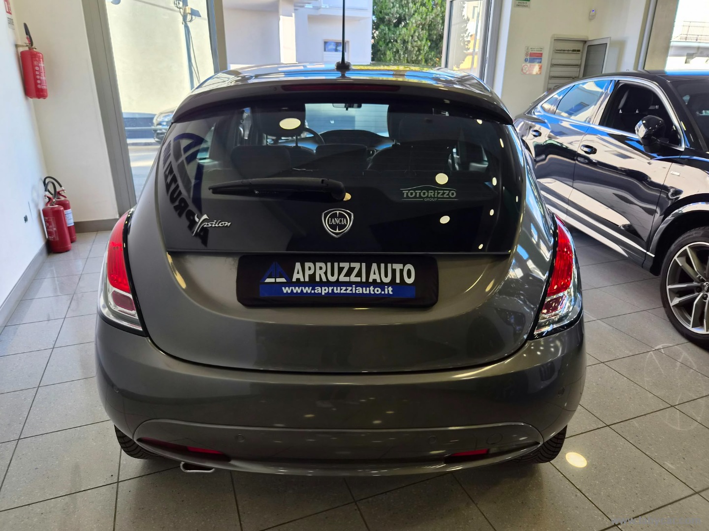 Ypsilon 1.2 69 CV 5p. GPL Ecochic Gold - immagine 12