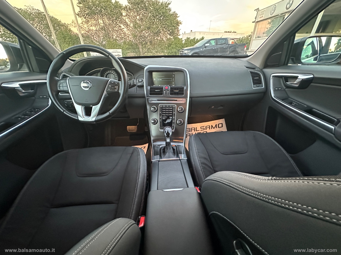 XC60 AWD 2.4D Momentum - immagine 12