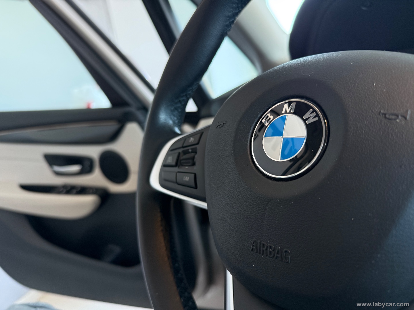 218d Active Tourer Luxury - immagine 12