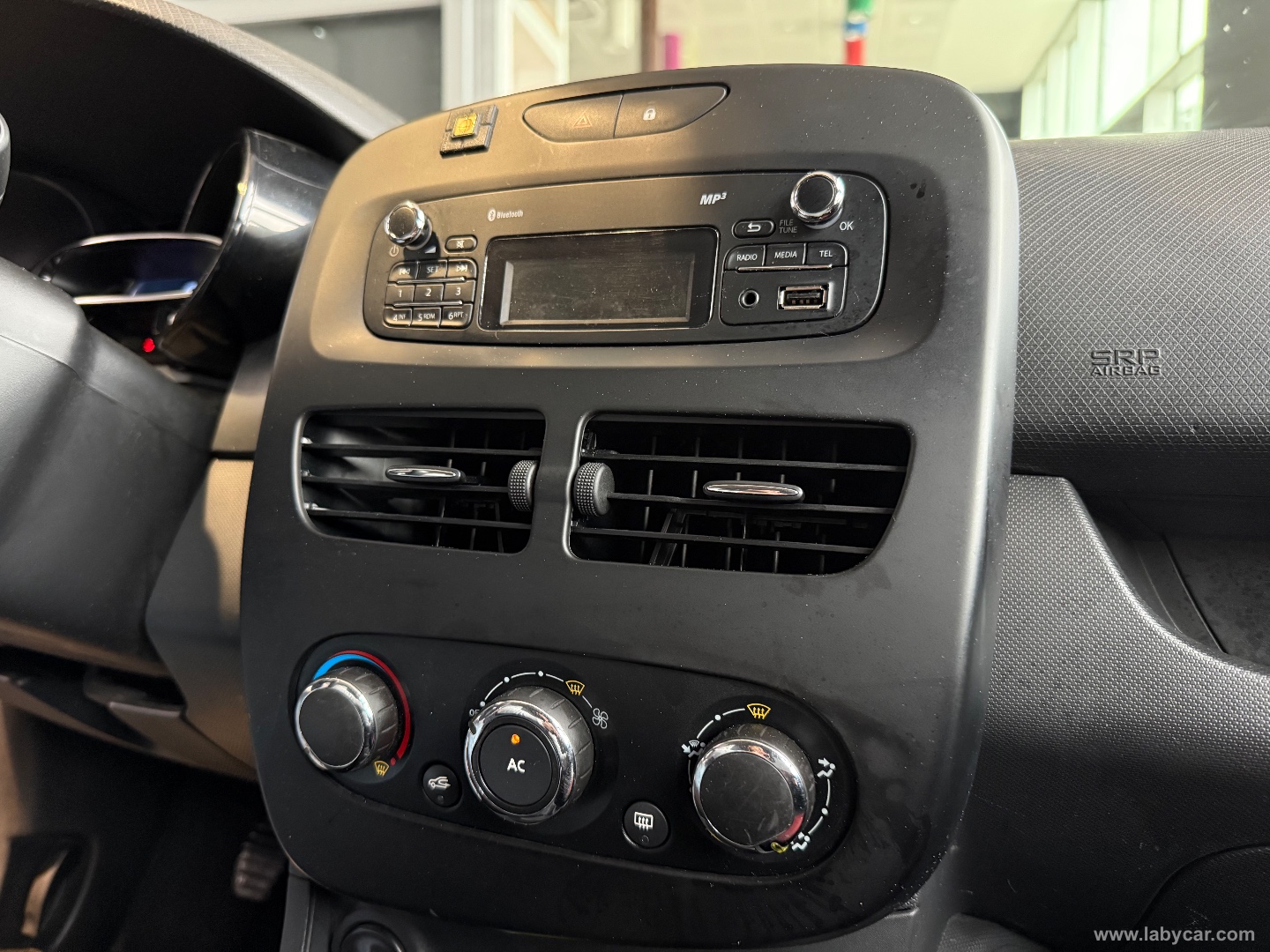 Clio 1.5 dCi 8V 75 CV 5p. Wave - immagine 12