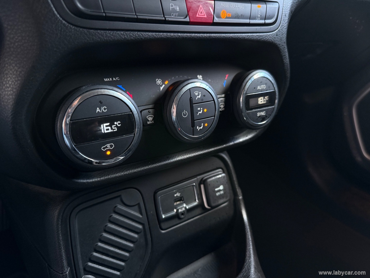 Renegade 1.6 Mjt 120CV Limited - immagine 12
