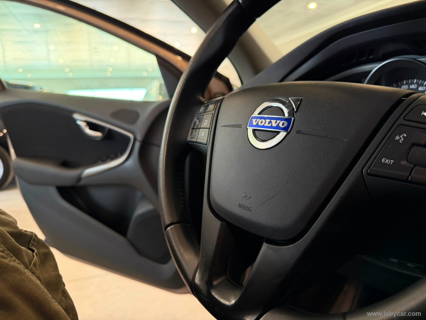 V40 D2 1.6 Powershift Business Edition - immagine 12