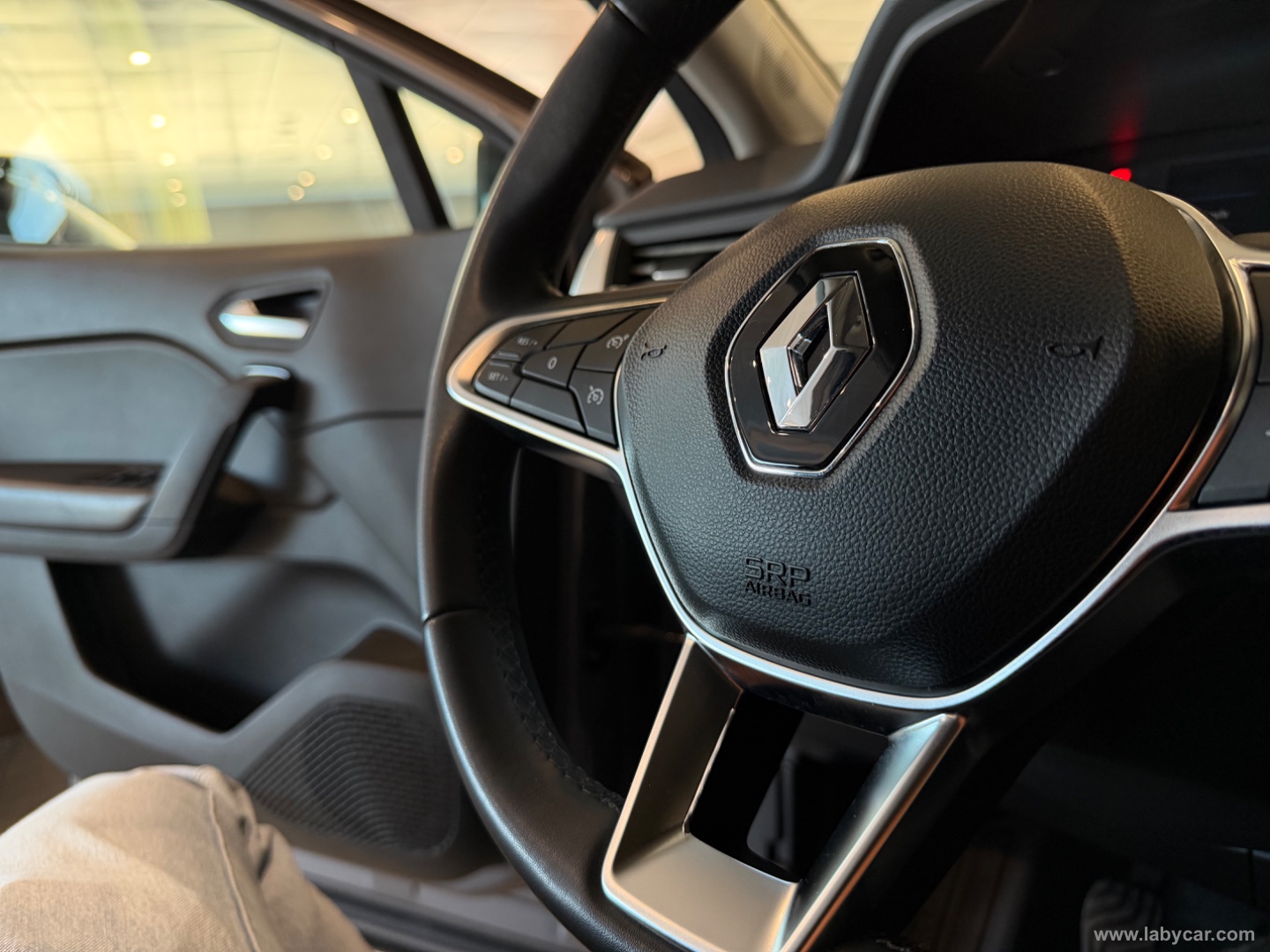 Captur TCe 12V 90 CV Business - immagine 12