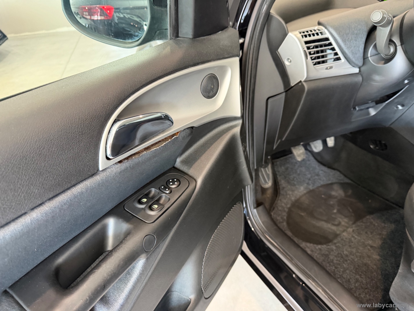 Ypsilon 1.2 Argento - immagine 12