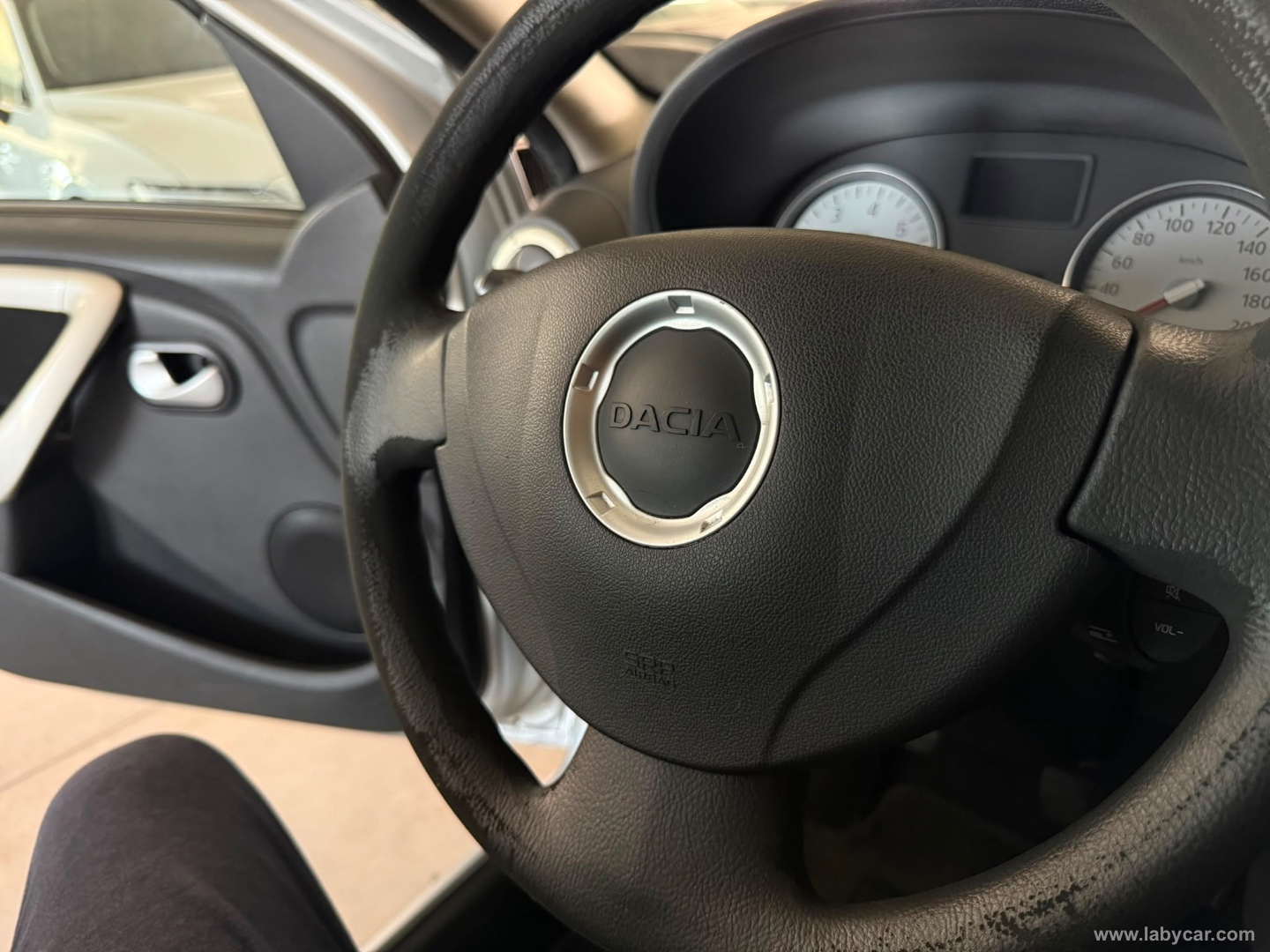 Logan MCV 1.6 85 CV GPL 7p.ti Blackline - immagine 12