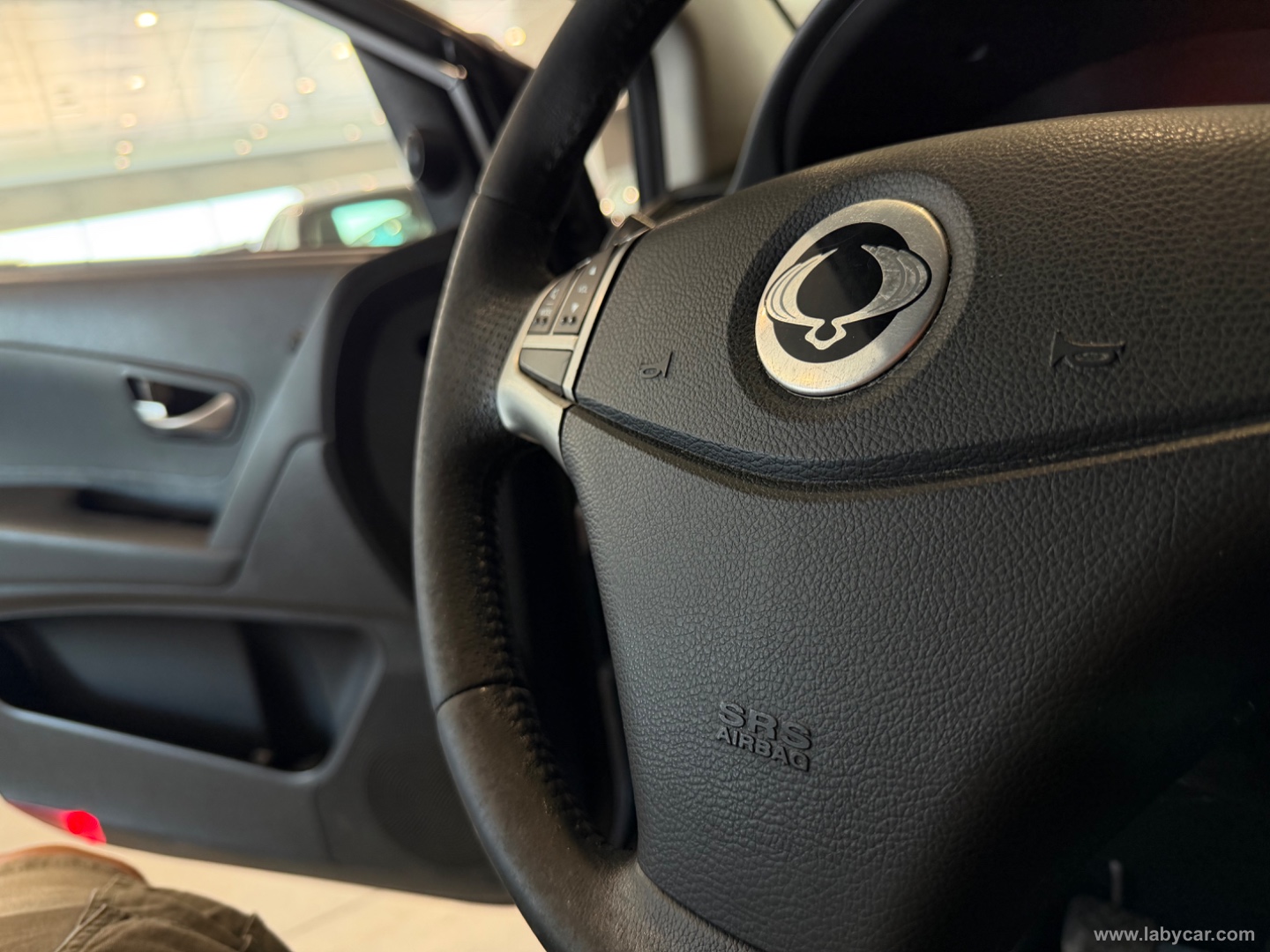 Korando 2.0 2WD MT GPL C - immagine 12