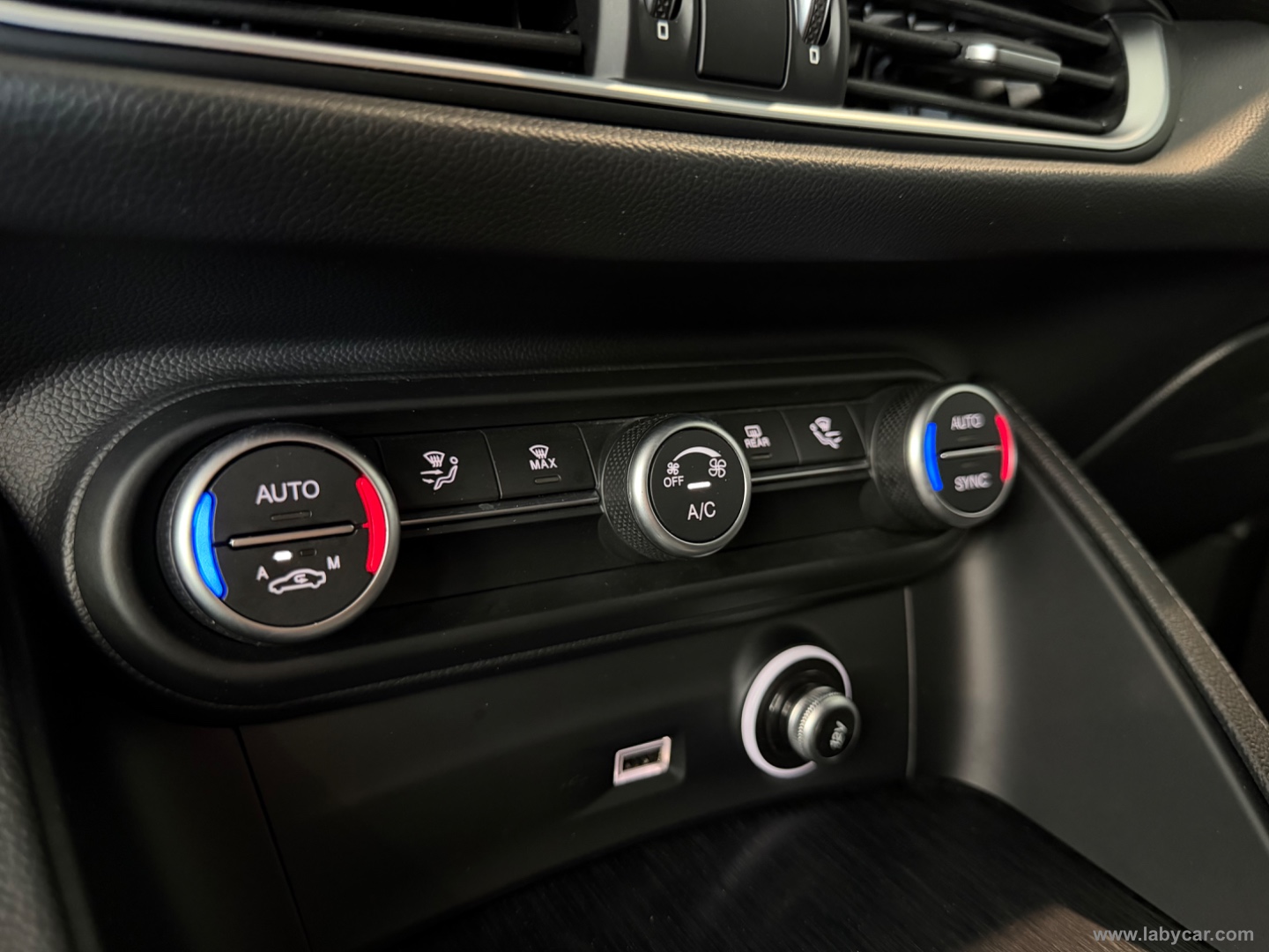 Stelvio 2.2 T.diesel 190 CV AT8 Q4 Bus. - immagine 12