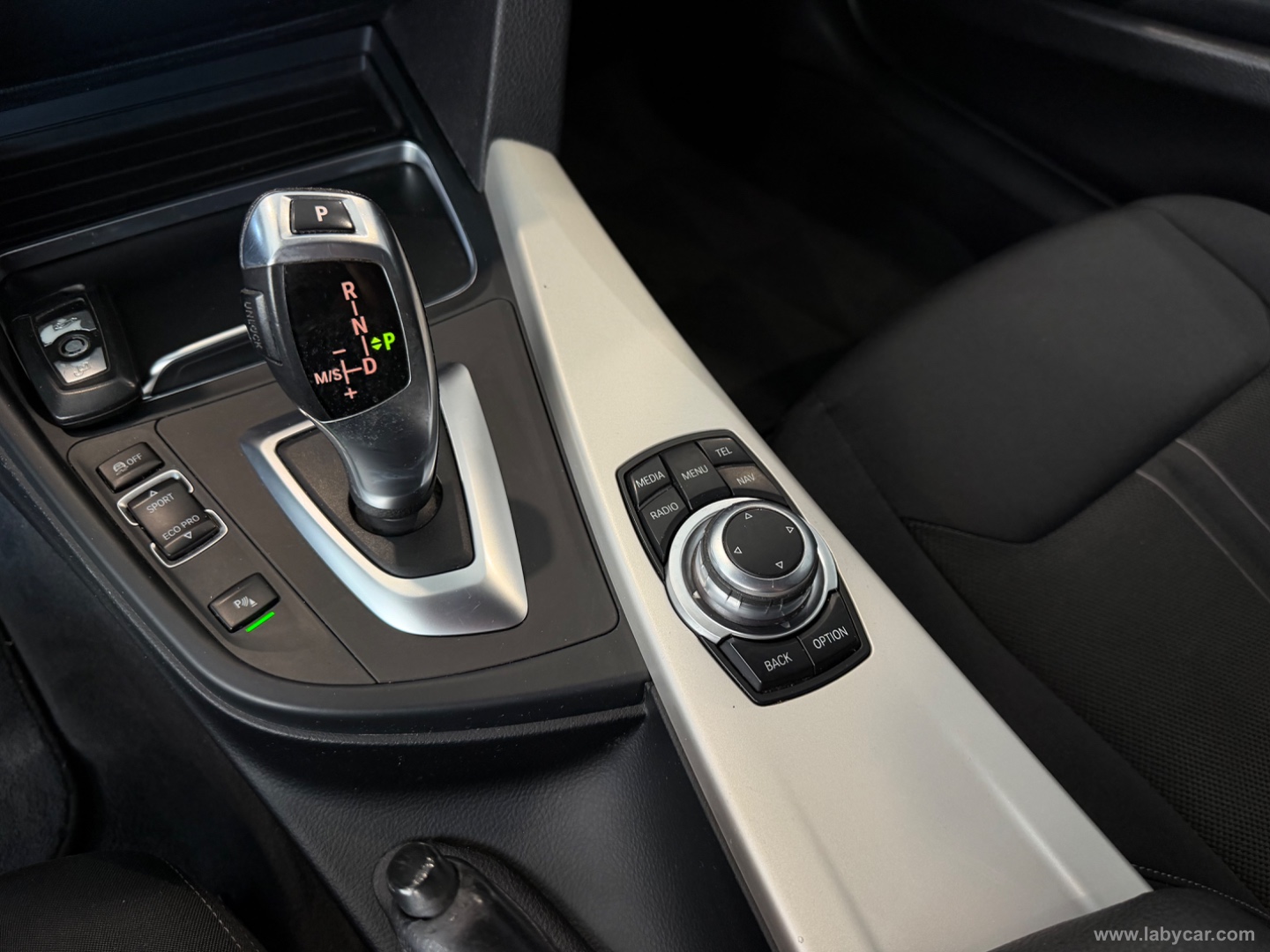 320d Efficient Dynamics Touring - immagine 12