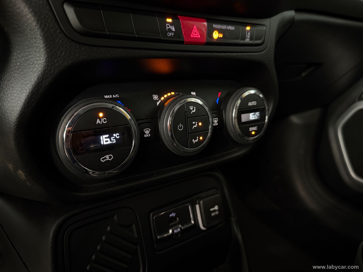 Renegade 1.6 Mjt 120CV Limited - immagine 12