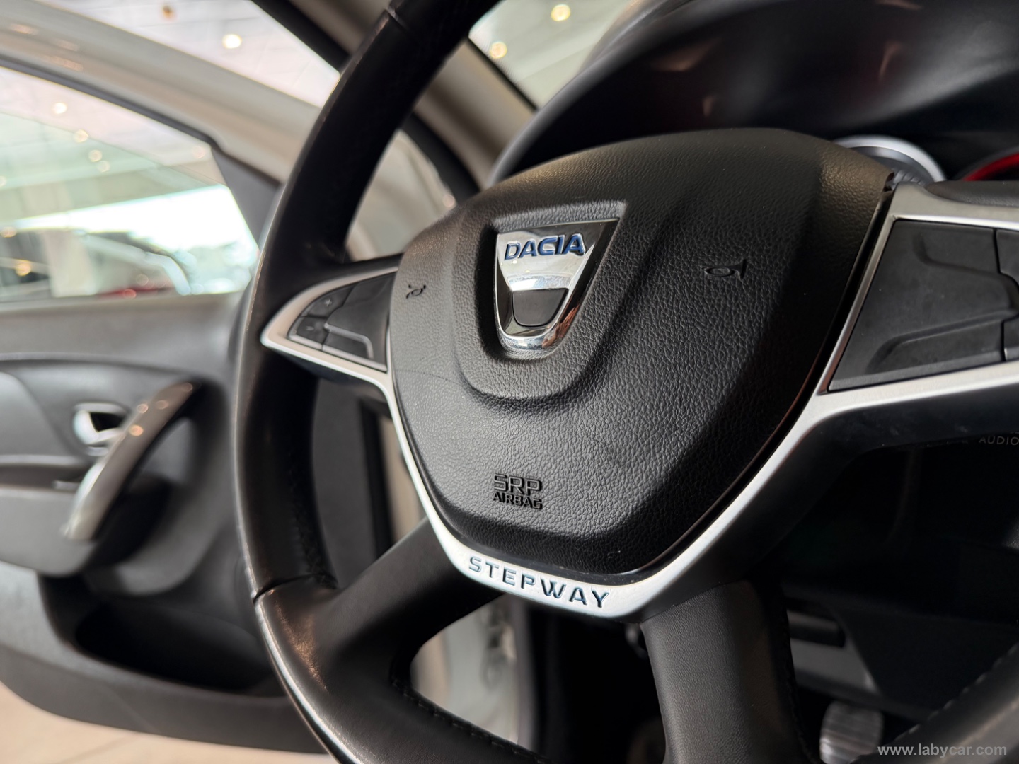 Sandero Stepway 1.5 dCi 8V 90 CV S&S - immagine 12