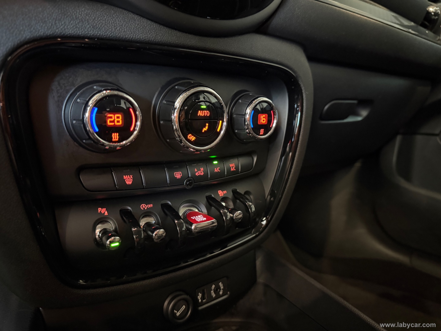 Mini Cooper D Boost Clubman - immagine 12