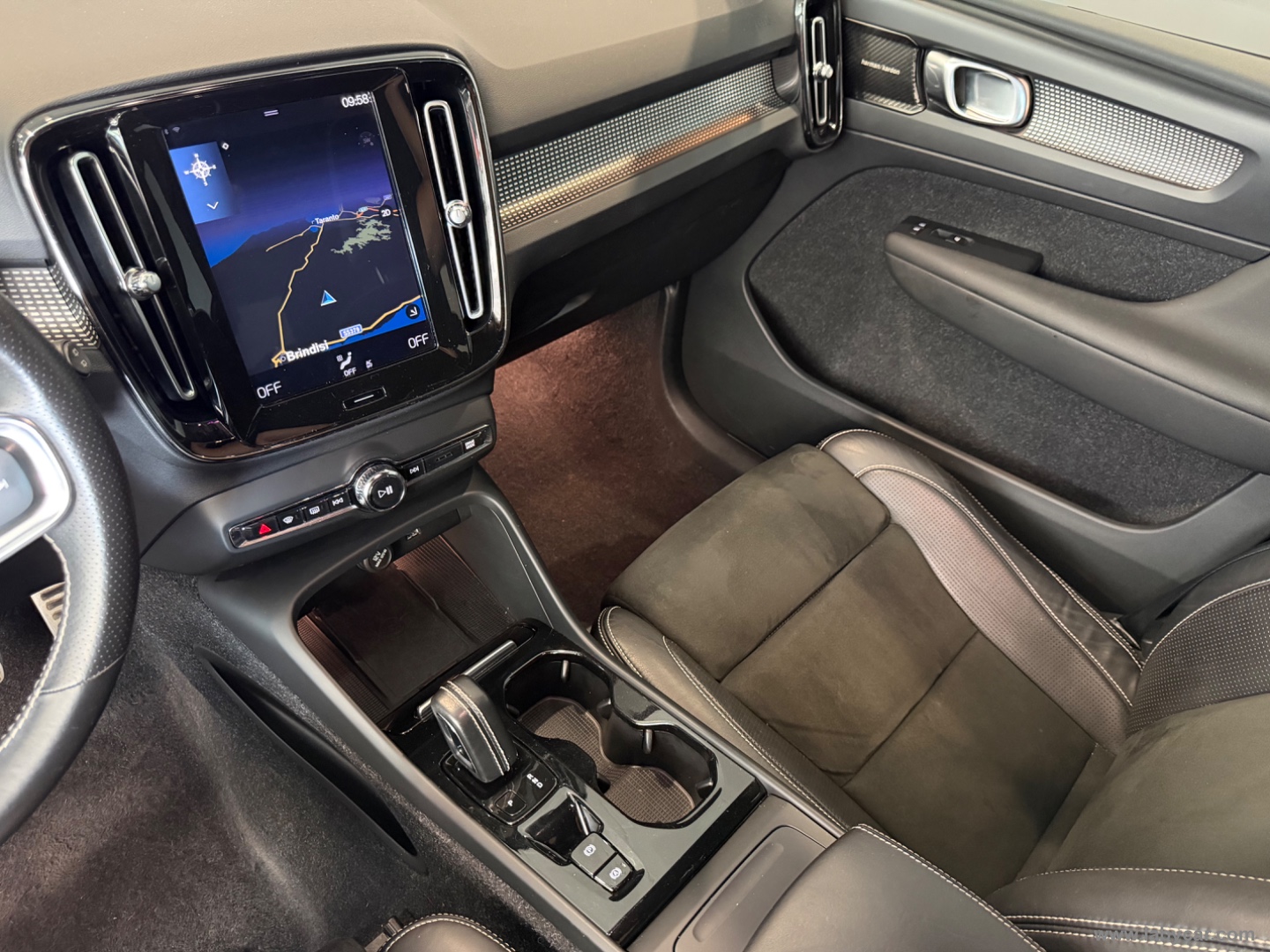 XC40 D3 Geartronic R-design - immagine 12