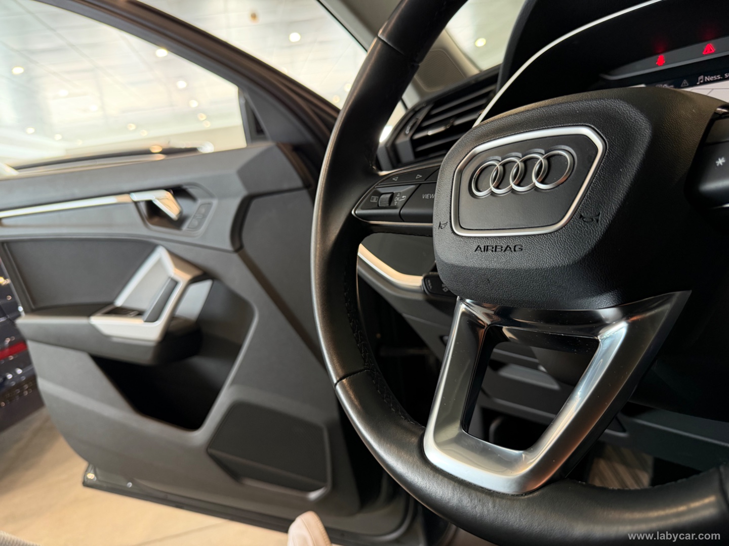 Q3 35 TDI S tronic Business - immagine 12