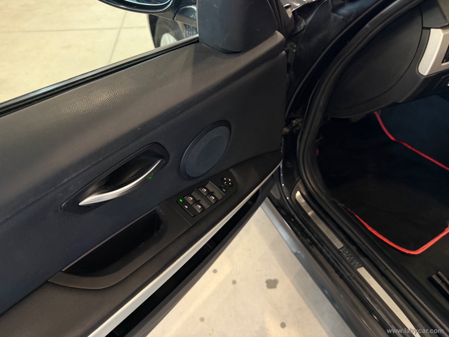 320d Touring Futura - immagine 12
